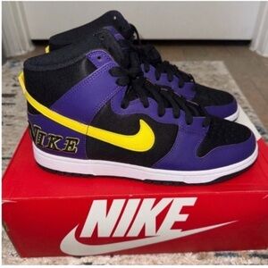 Nike Men's Black, Purple, and Yellow Sneakers